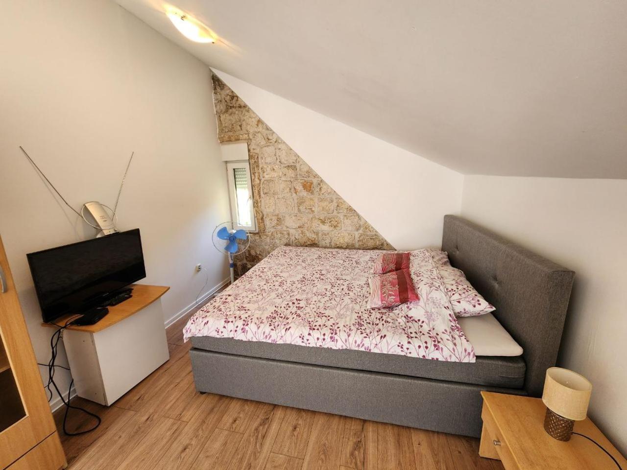 Apartmani Sole Вис Екстериор снимка