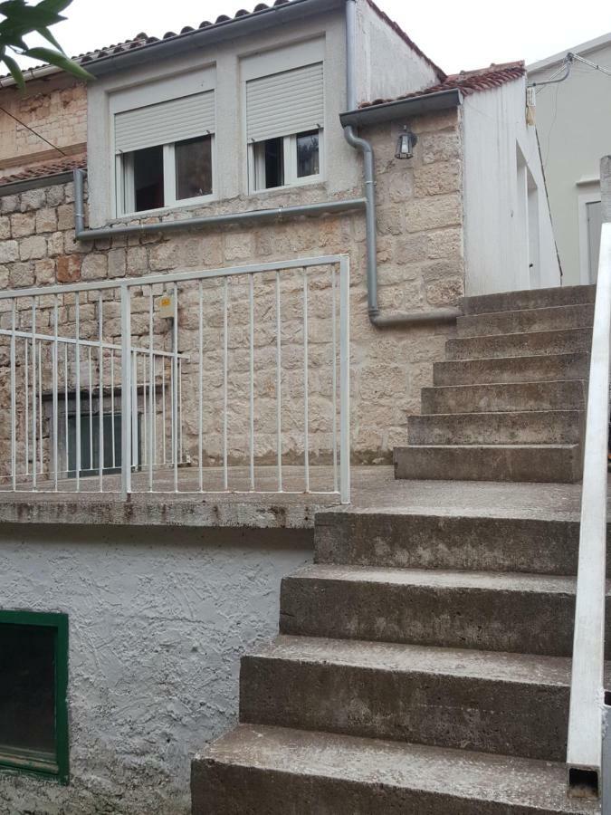 Apartmani Sole Вис Екстериор снимка